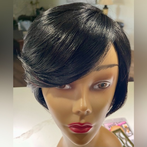 💯% HUMAN Hair & Eyelashes, Brazilian Pixie Swoop Bangs, Side Part, Black - Picture 5 of 10